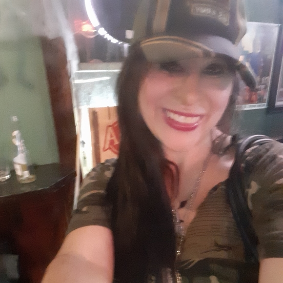 Meet your Posher, Brenda - Picture 2 of 2